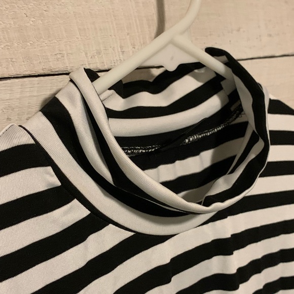 Shein long sleeve striped bodycon dress - Picture 3 of 4